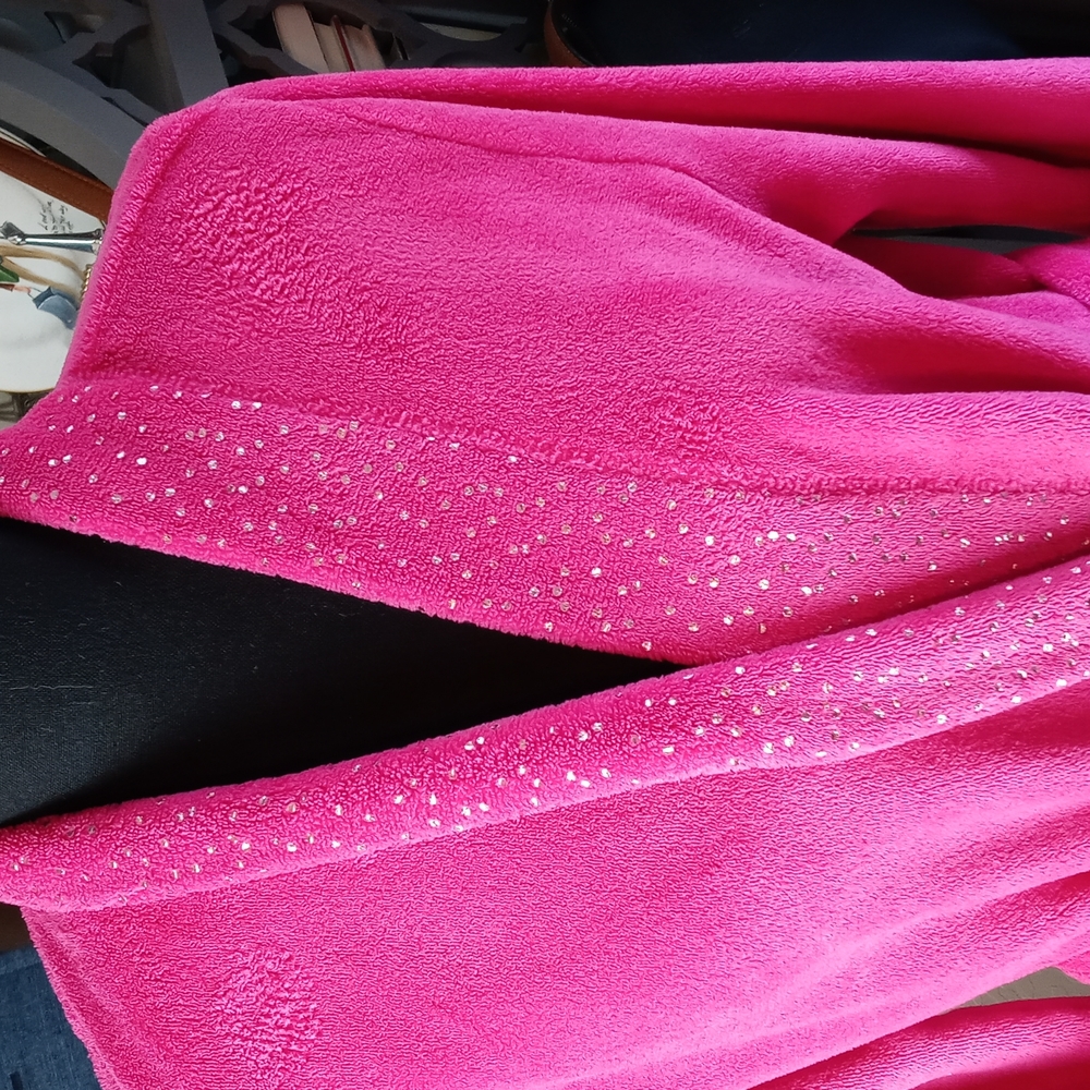 Ulta Beauty Plush Robe - Picture 2 of 7